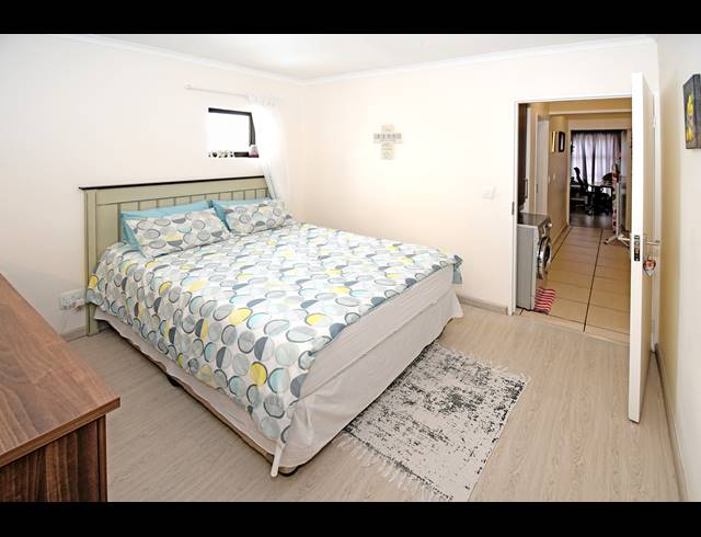 3 BEDROOM APARTMENT FOR SALE IN SUNNINGHILL